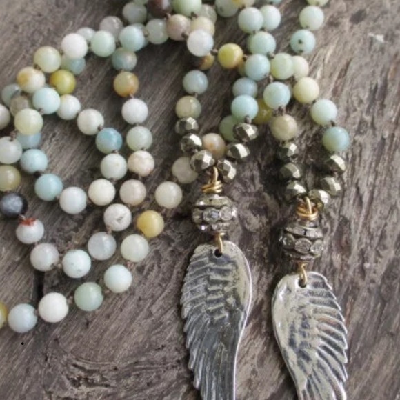 NECKLACE - Picture 3 of 3